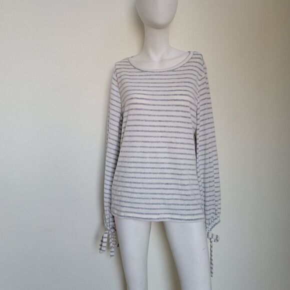 A.n.a White Gray Striped Sweatshirt - Picture 4 of 8